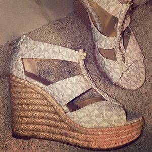 Michael Kors Wedges✨✨✨Size 7💕
